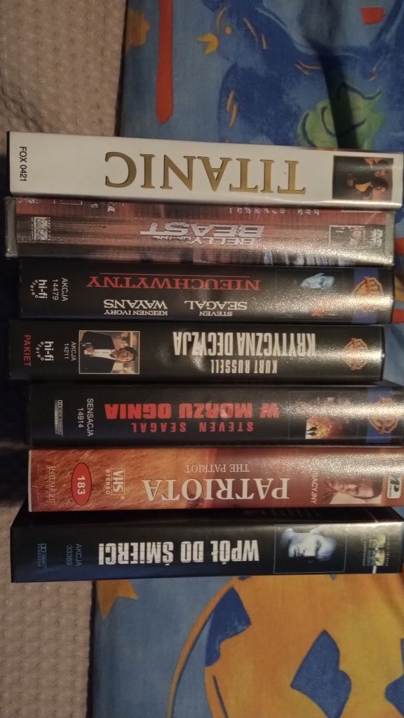 VHS Steven seagal plus VHS  titanic.