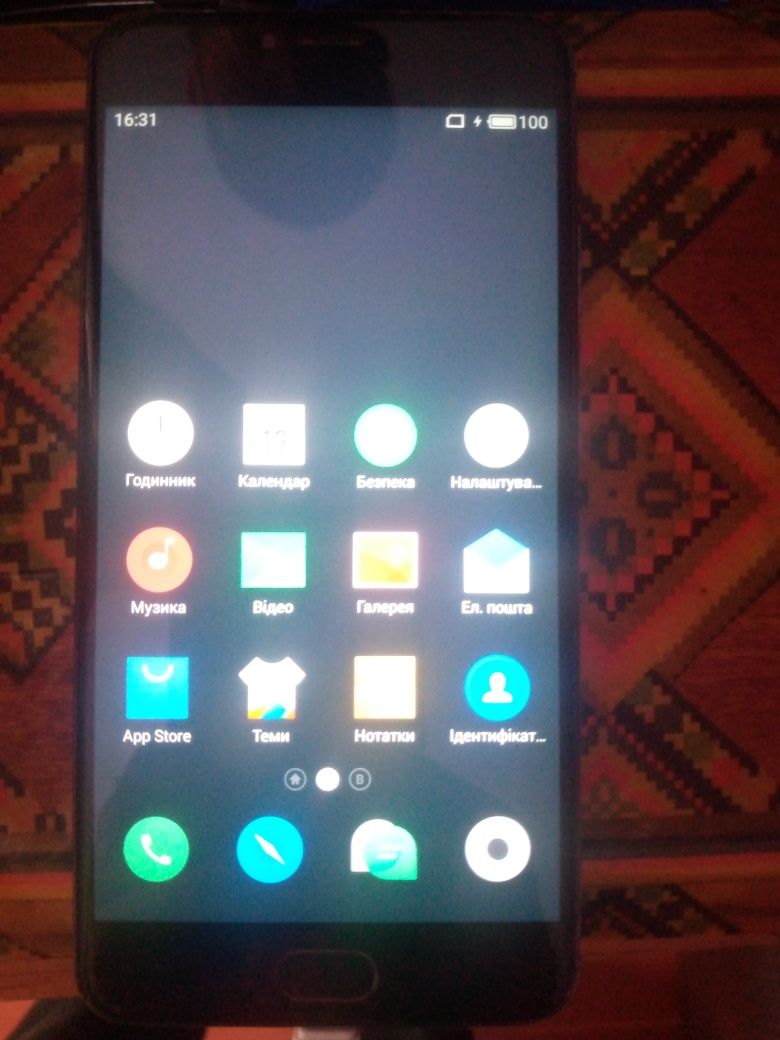 Продам телефон в робочому стані без зарядки