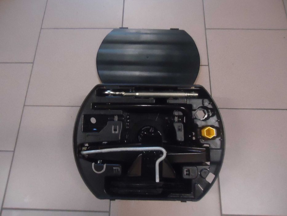 Wkład Koła Lewarek Podnośnik Zestaw PEUGEOT 3008 II 5008 II od 2016r.