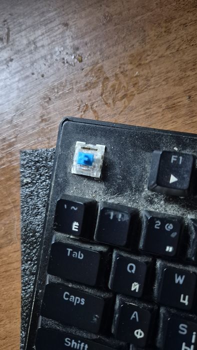 Продам механічну клавіатуру