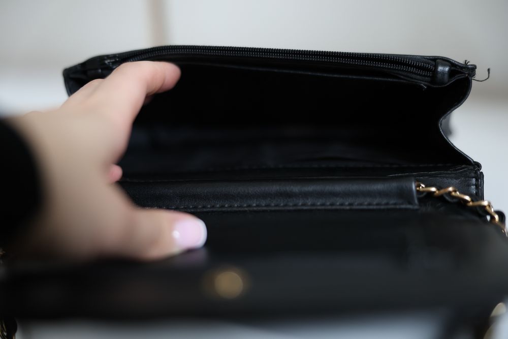 Жіноча чорна сумка Chanel