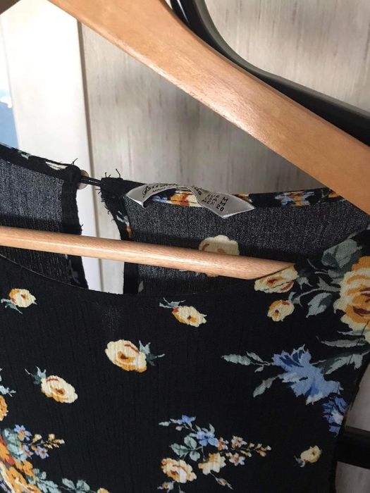 Vestido flores midi Stradivarius