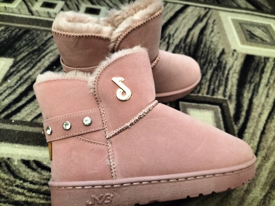 Взуття на продаж