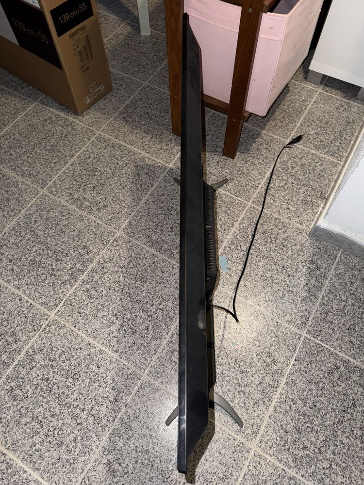 Televisão Strong 43’