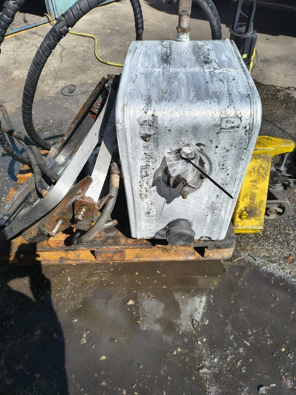 pompa hydrauliczna dwubiegunowa renault volvo