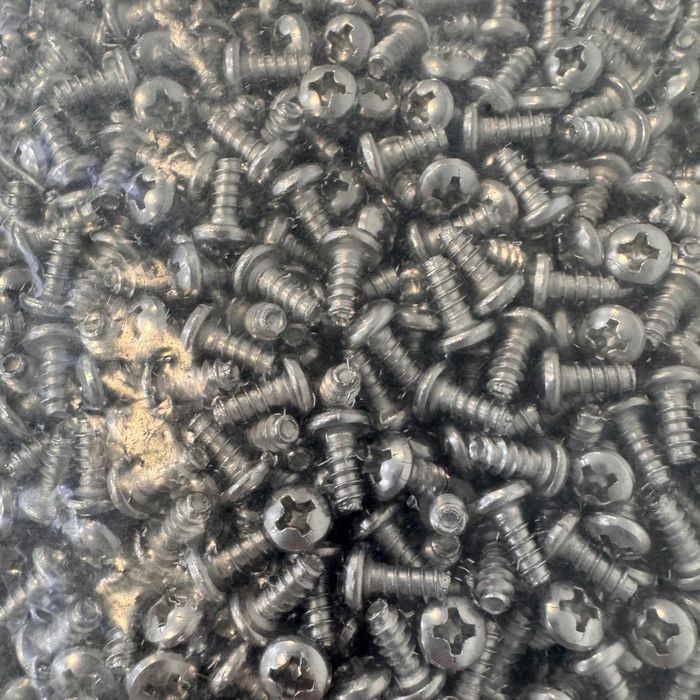 Śruby wkręty krzyżowe nierdzewne 304PB M4x8 z płaskim ogonem 5000 szt.