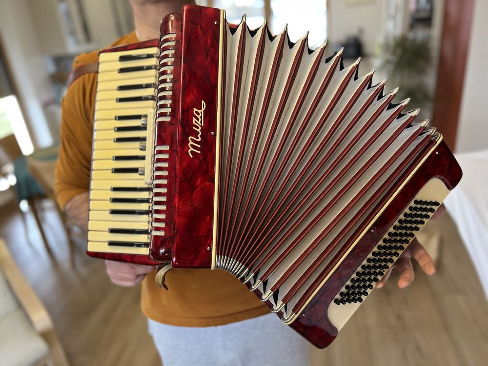 Akordeon Muza.