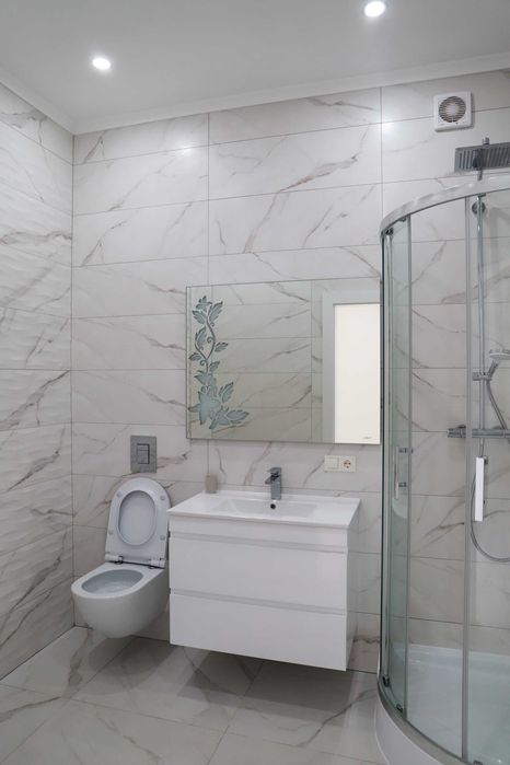 Будинок з сучаним ремонтом та технікою під представництво, офіс