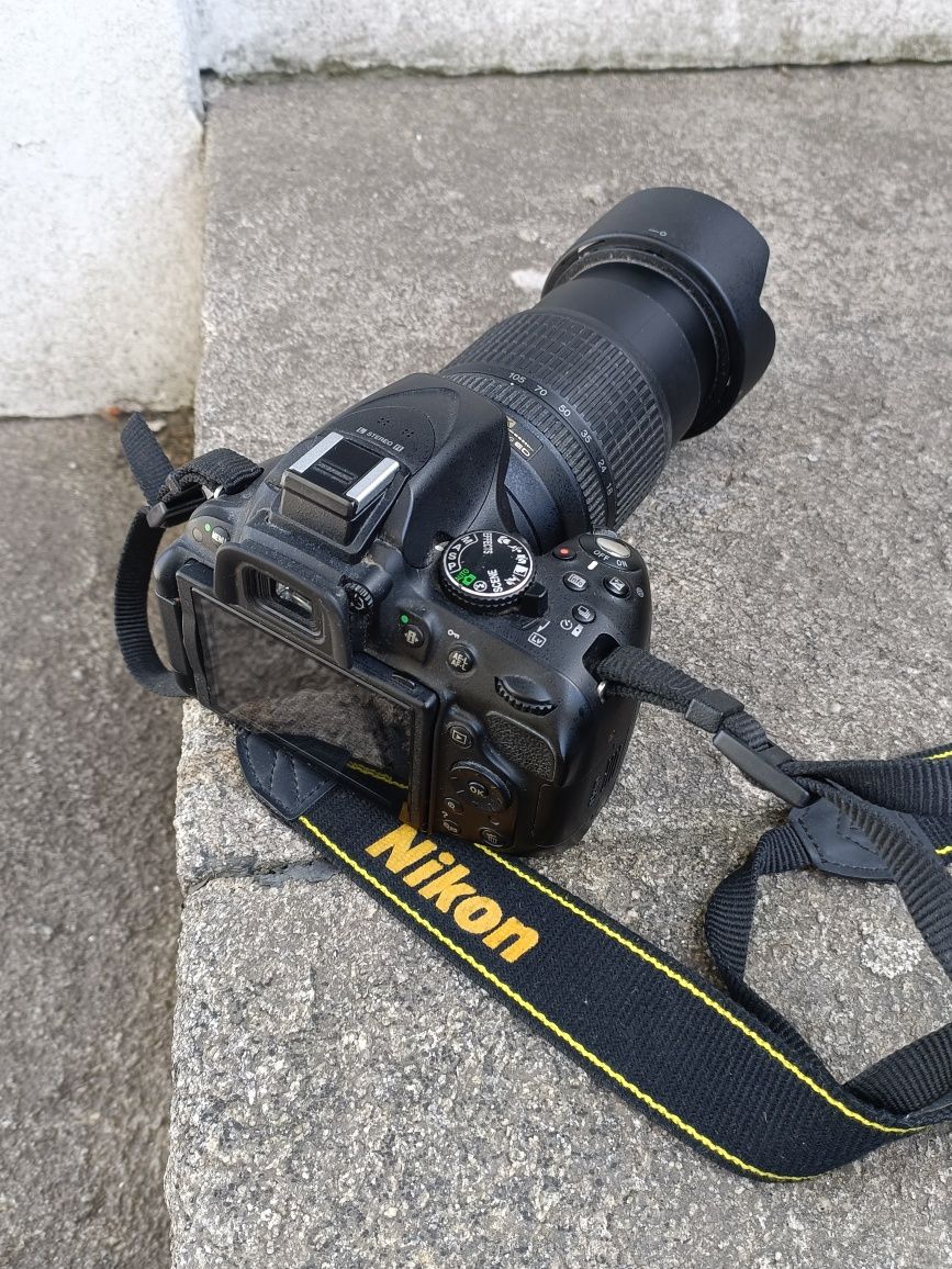 Máquina Fotográfica Nikon D5200