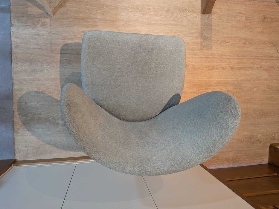 Vendo conjunto de 6 cadeiras para sala de jantar