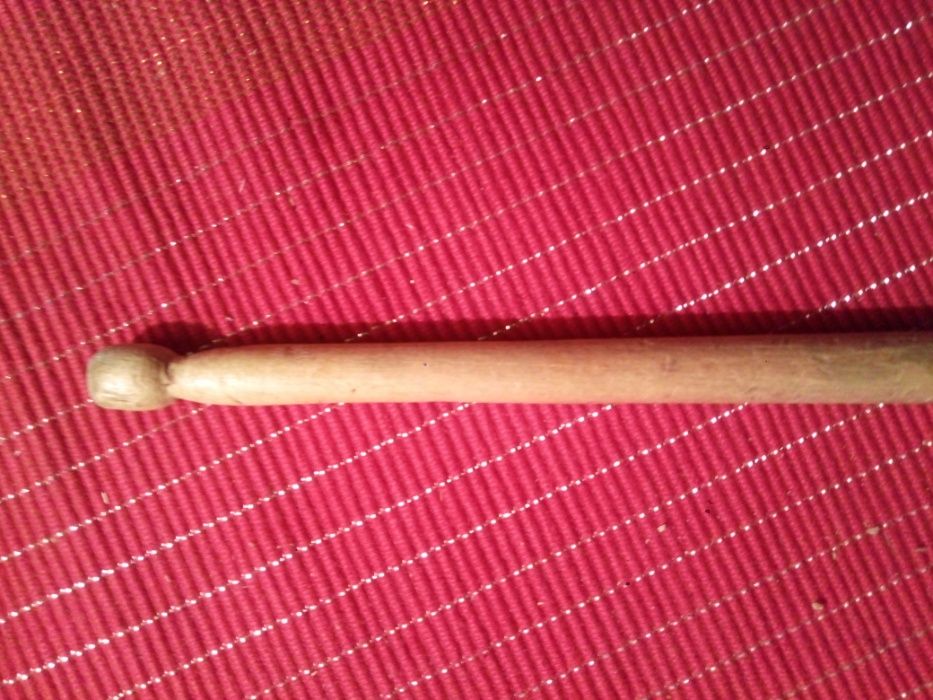 Барабанная палочка,деревянная.