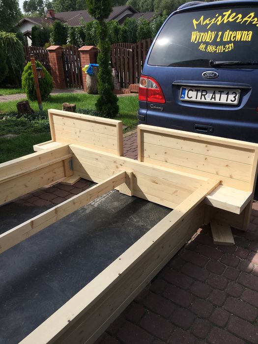łóżko drewniane lite drewno