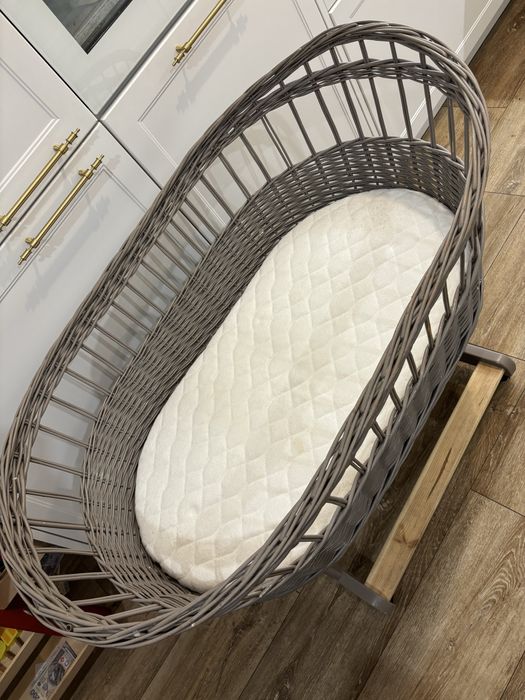 Kosz Mojżesza na kółkach