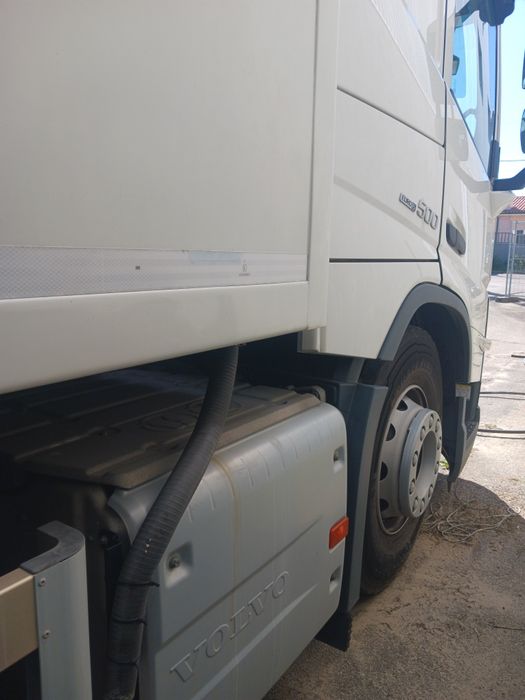 Camião Volvo 3 eixos, 500cv