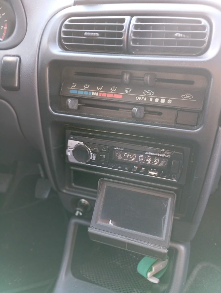 Carro Daihatsu charade