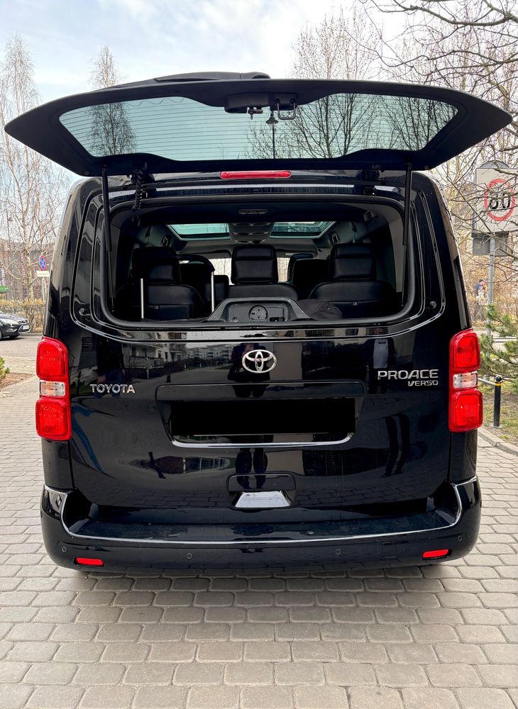 Toyota ProAce Komfortowy Van Wynajem
