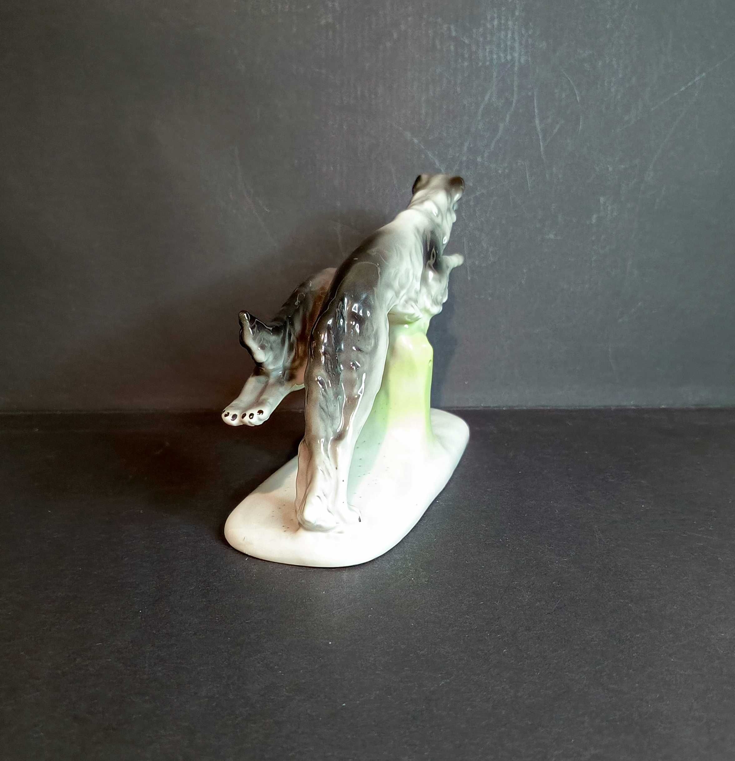 Figurka porcelanowa, dwa charty