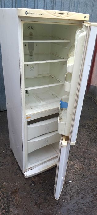 Продам Холодильник LG