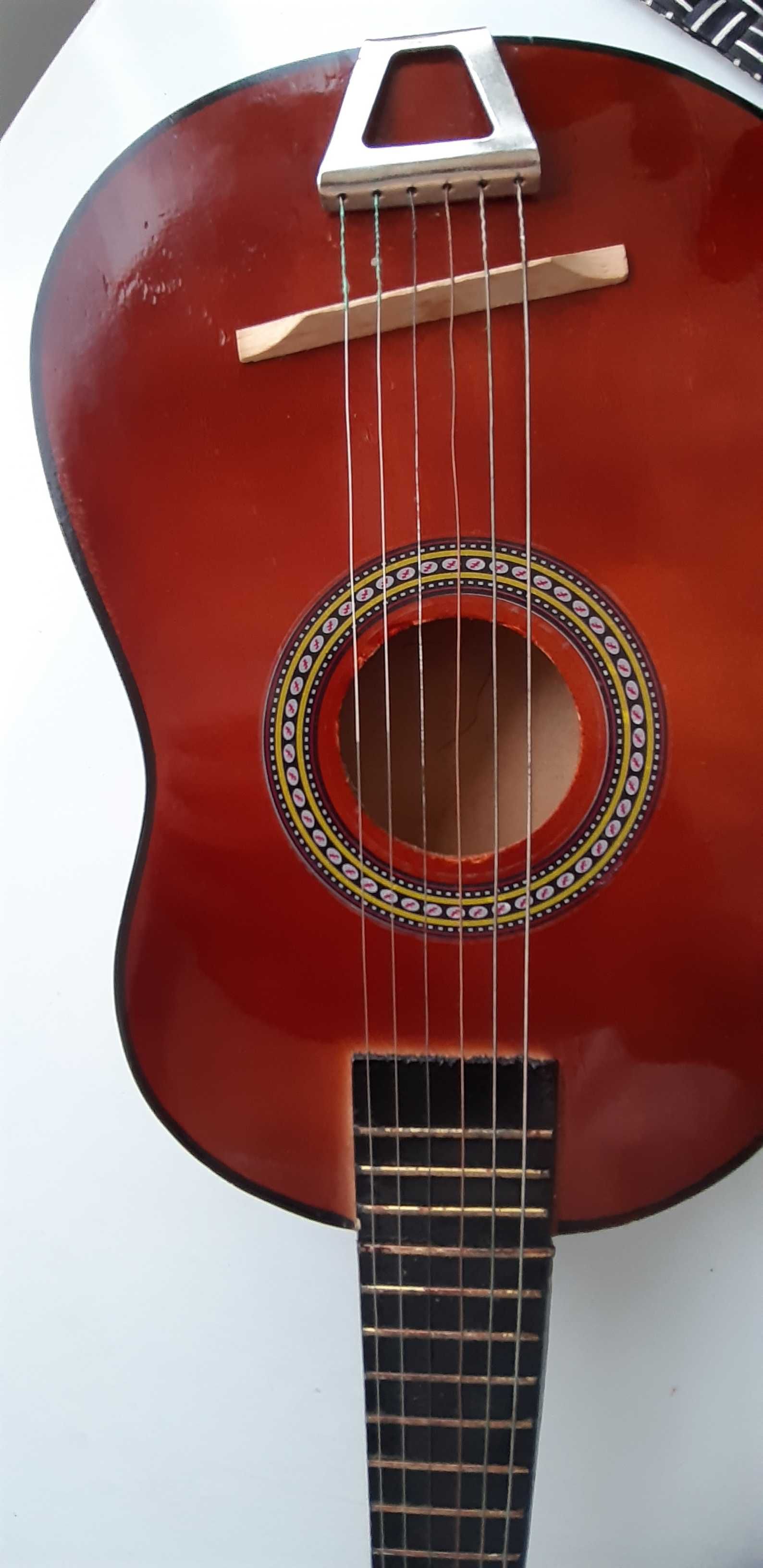 Linda Guitarra, caixa de charutos 1978