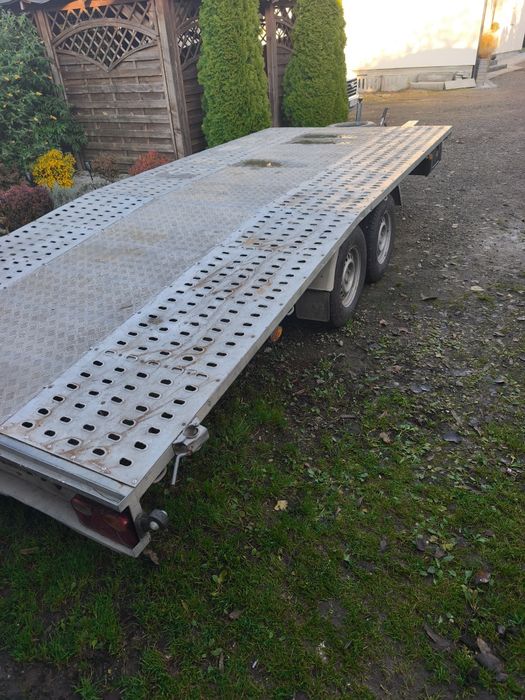 Sprzedam lawetę samochodową