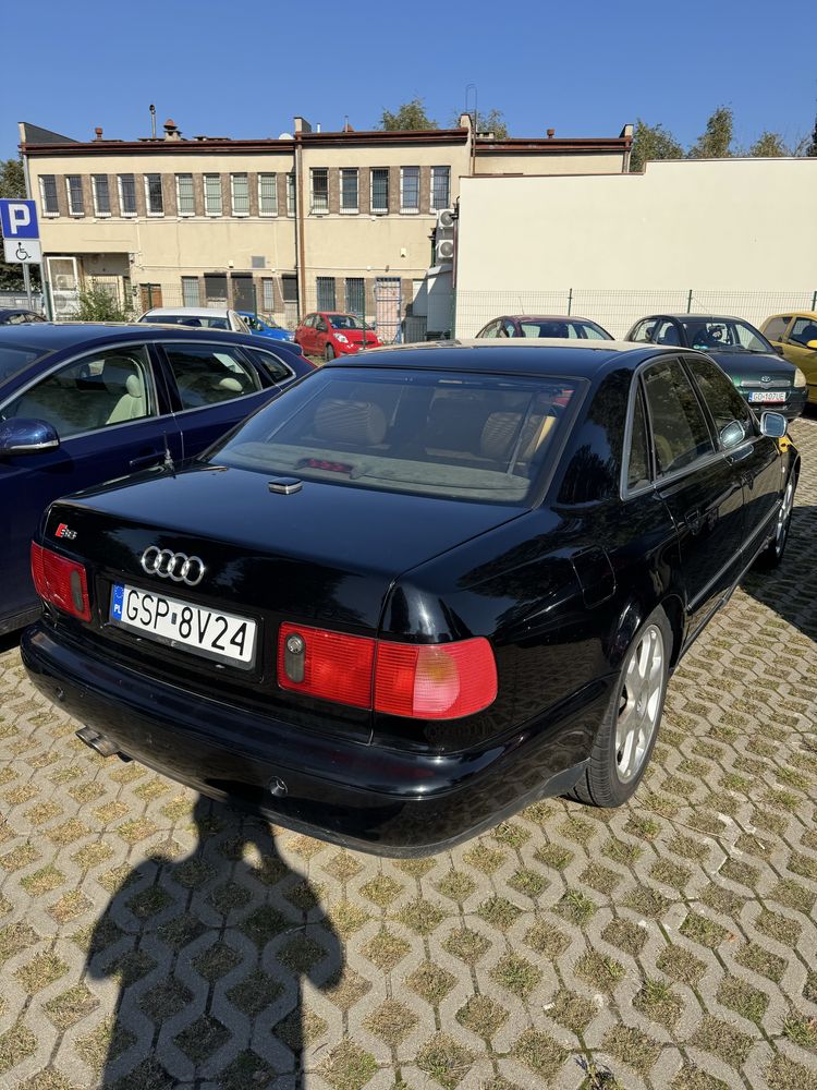Audi S8 4.2 V8 Quattro