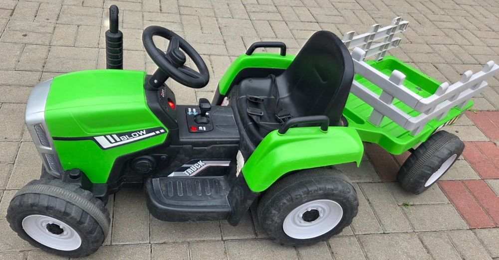 Traktor na akumulator