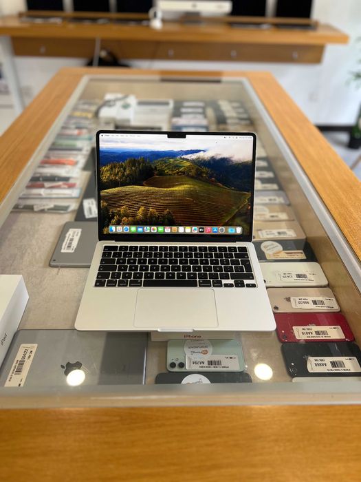 MacBook Air M2 2022 8GB 256SSD