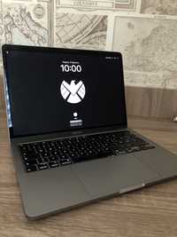 Macbook pro 2020 13 i5 16 оперативки 512 внутрішноьої