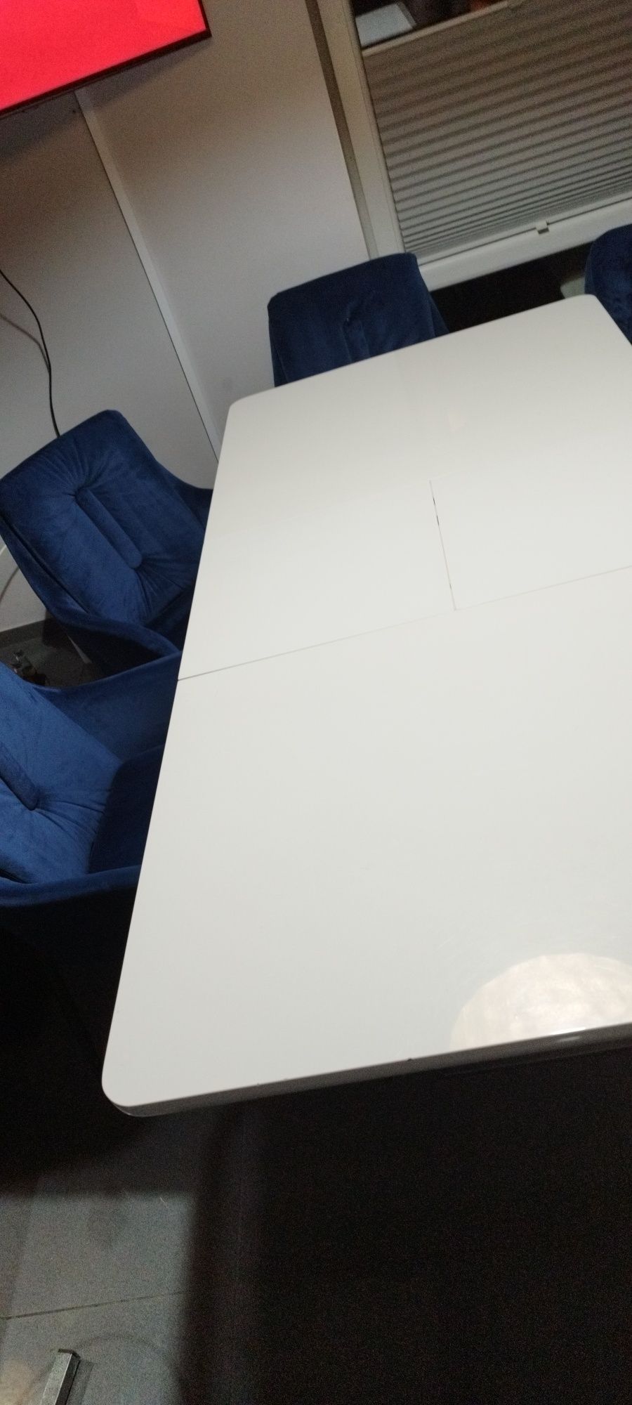 Stół biały połysk rozkładany i krzesła
