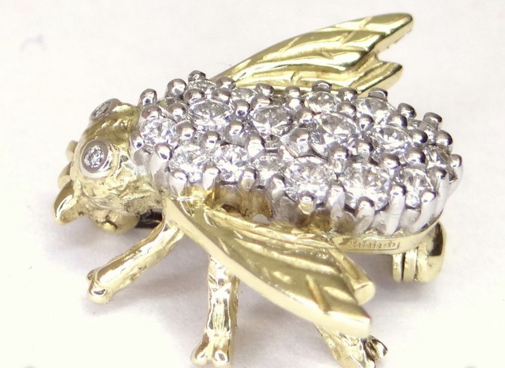 Брошь "Пчела" из золота 585 пробы с бриллиантами