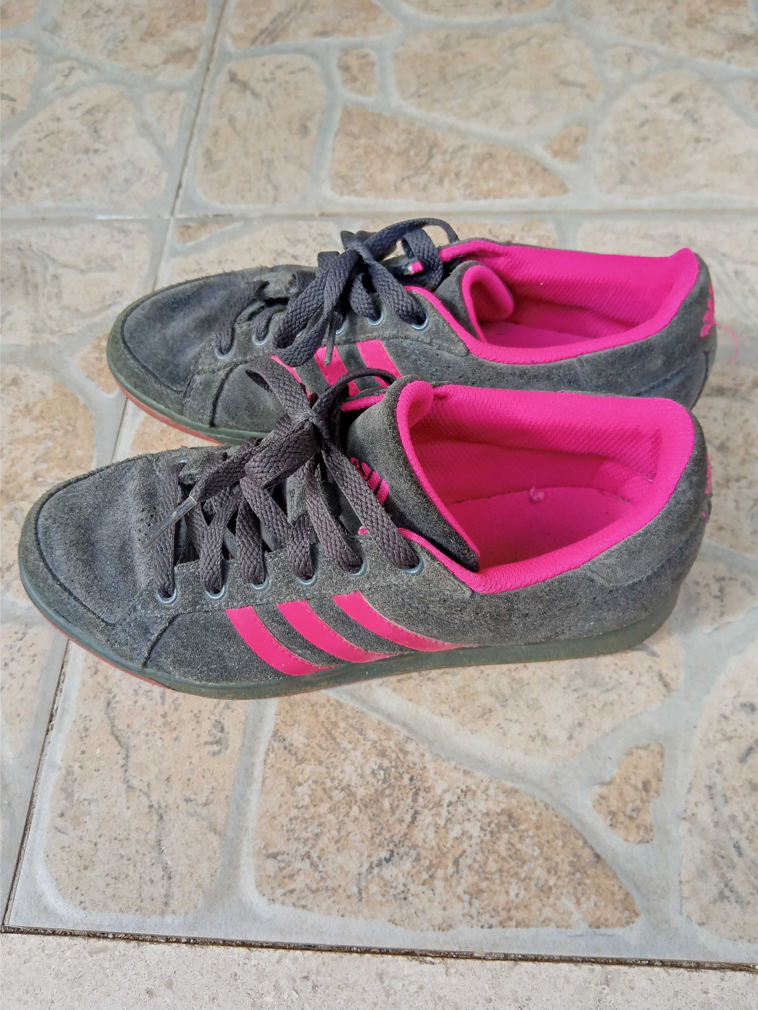 Sapatilhas adidas n° 36