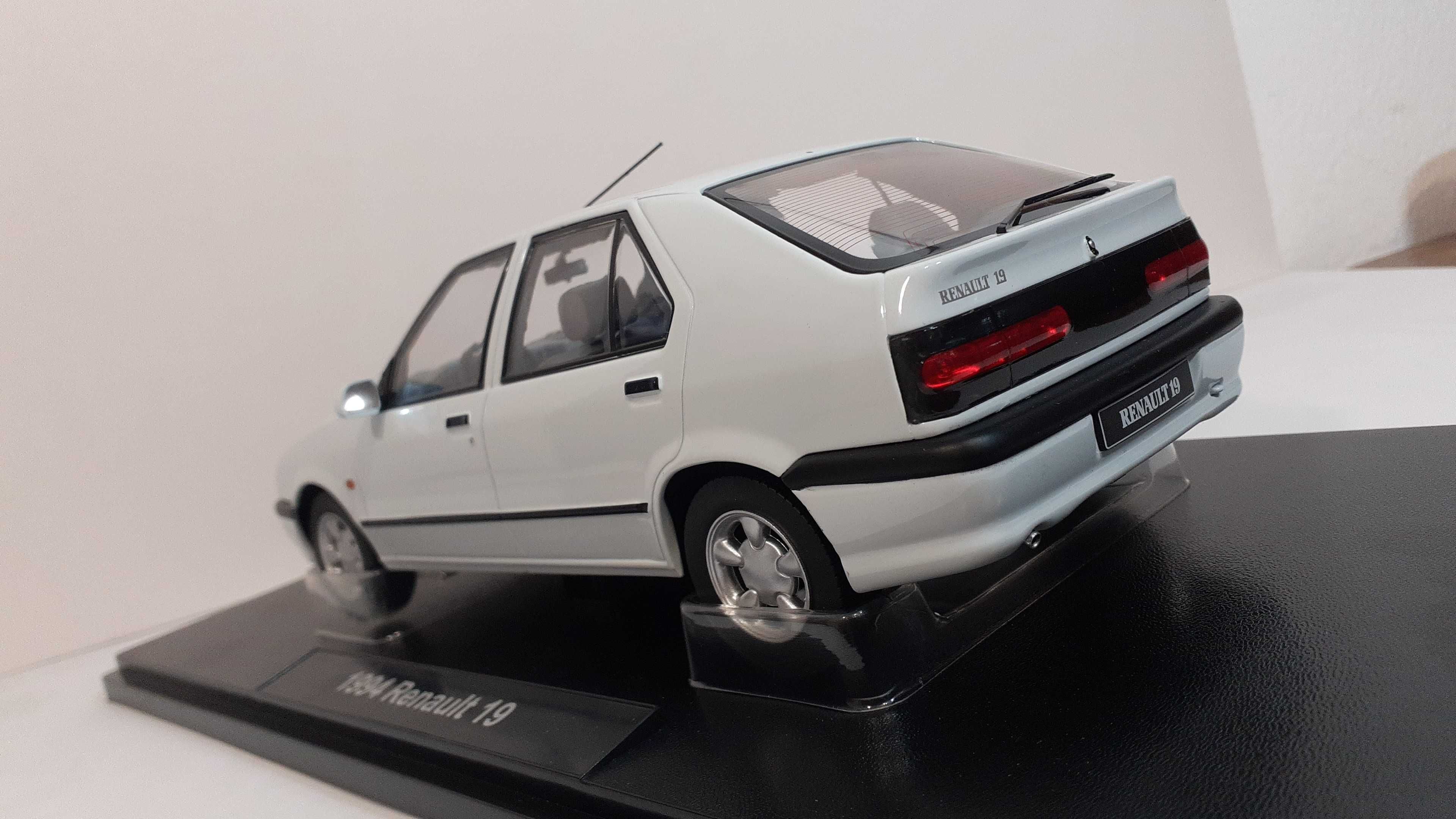 1/18 Renault 19 br - Triple 9