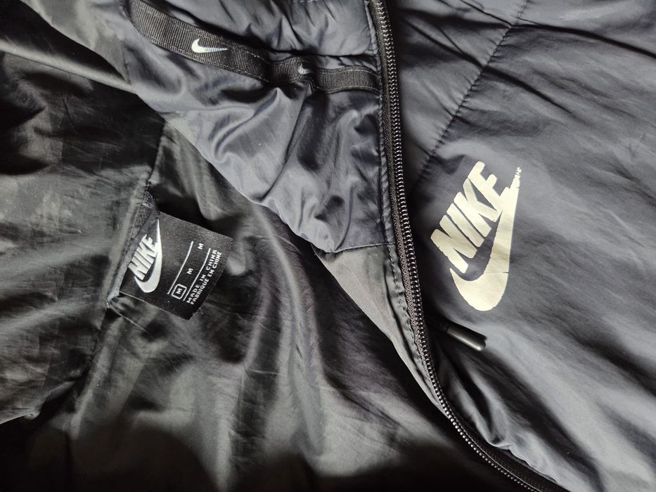 Kurtka nike. Elegancka