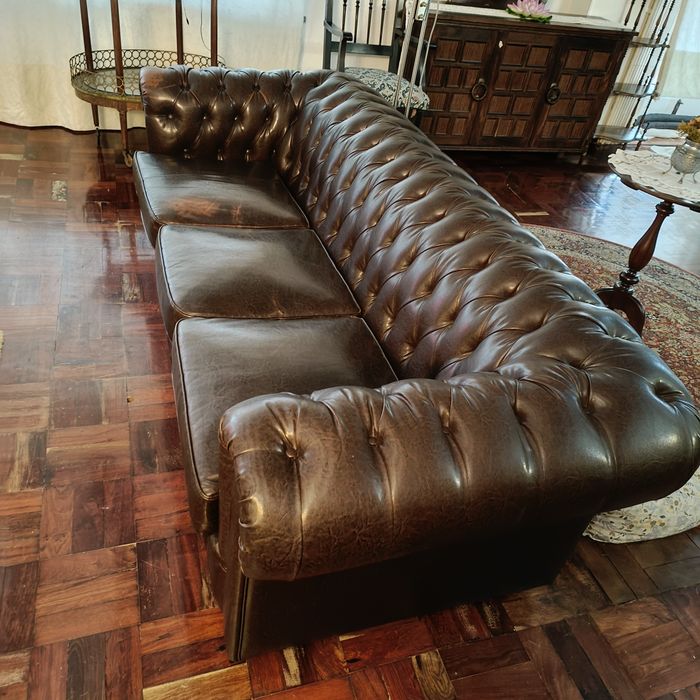 Conjunto sofás Chesterfield