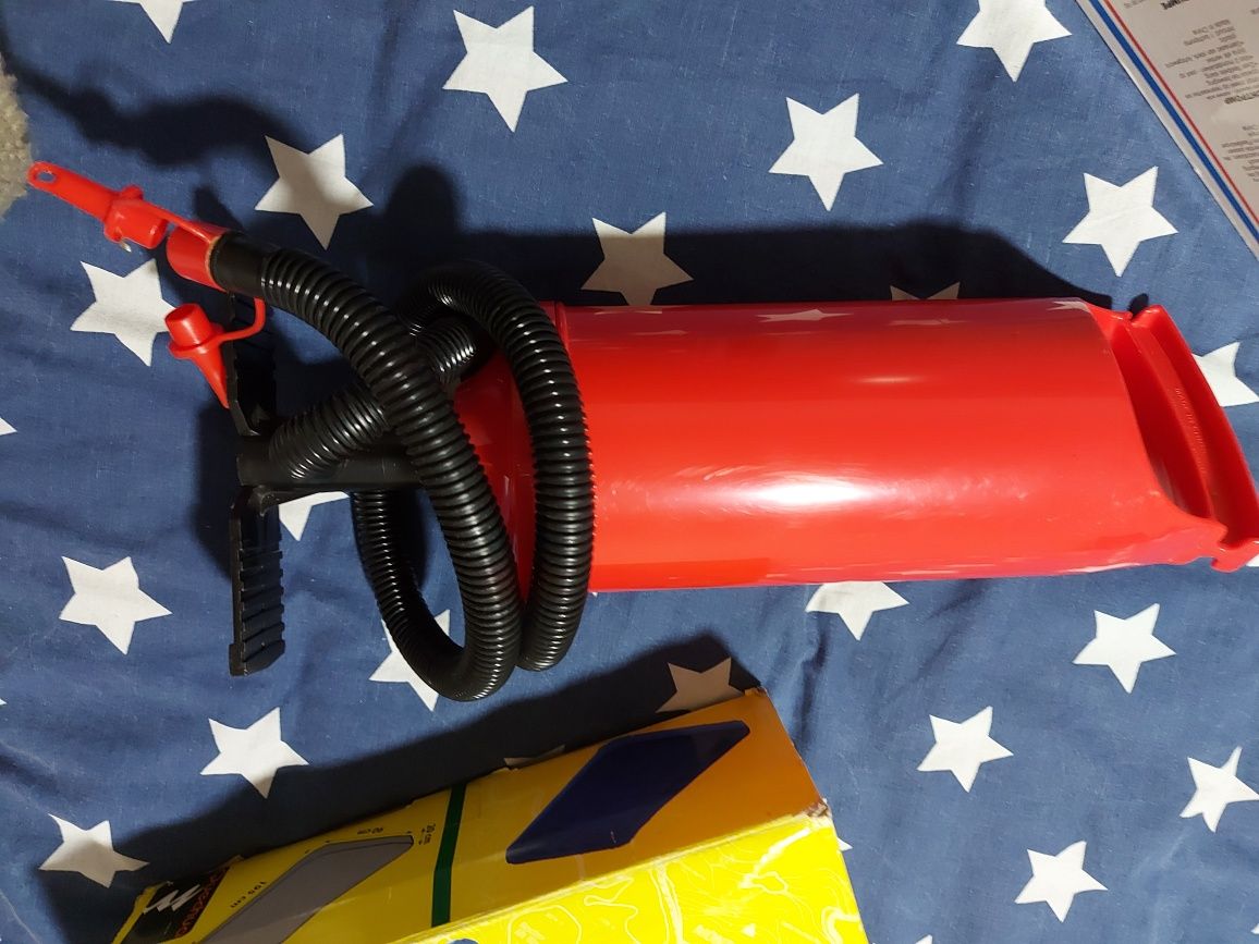 Colchão insuflável e bomba