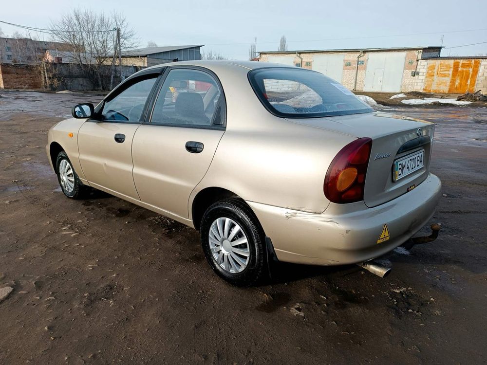 Легковий автомобіль Daewoo Lanos