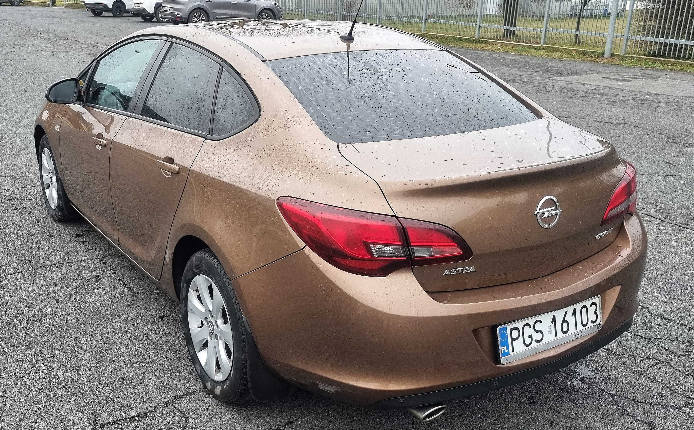 Opel Astra 1,4T z fabrycznym LPG