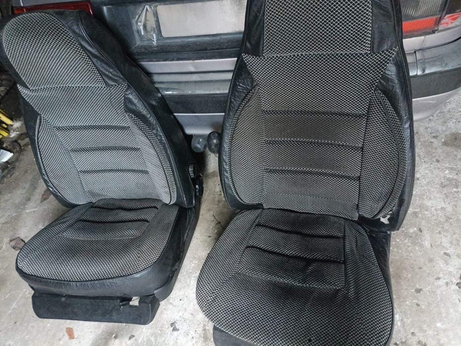 Продам сиденья Волга 31105