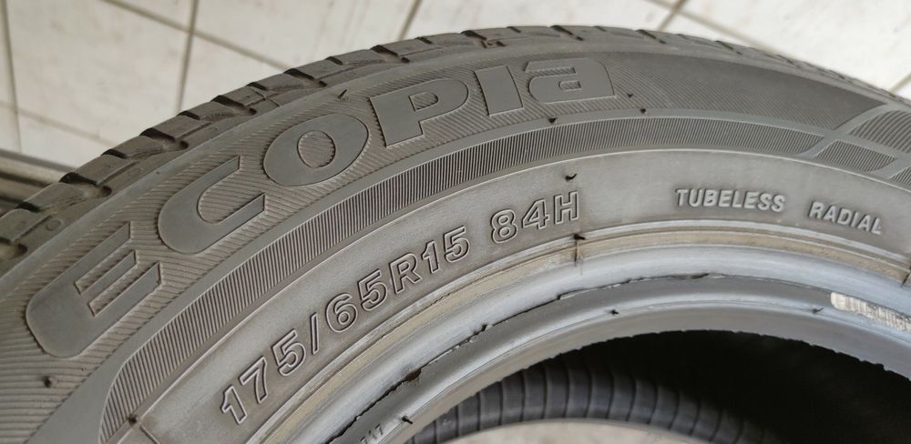 4x 175/65R15 Bridgestone Ecopia EP25 2x5mm 2x3,7mm C/C/70dB