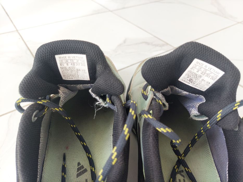 Продам кросівки Adidas Terrex 42.