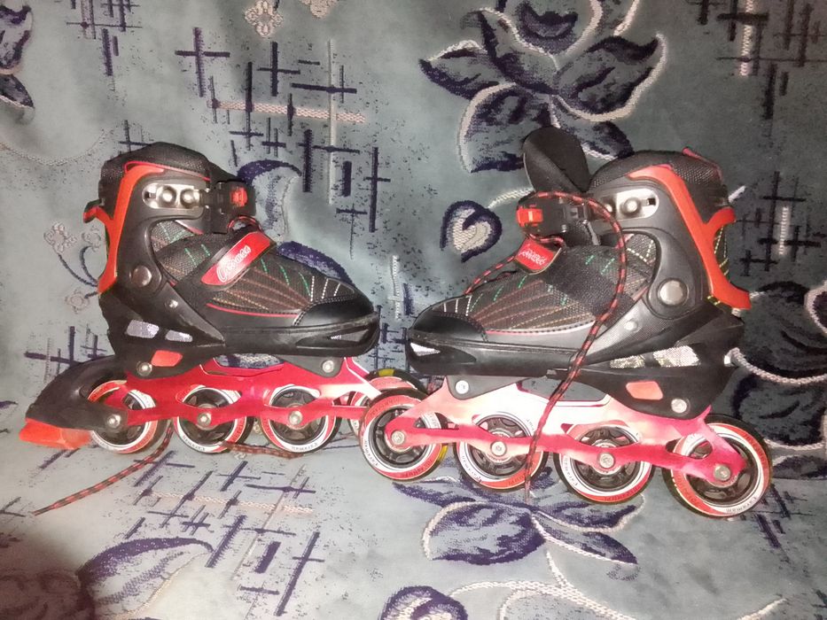 Роликовые коньки.