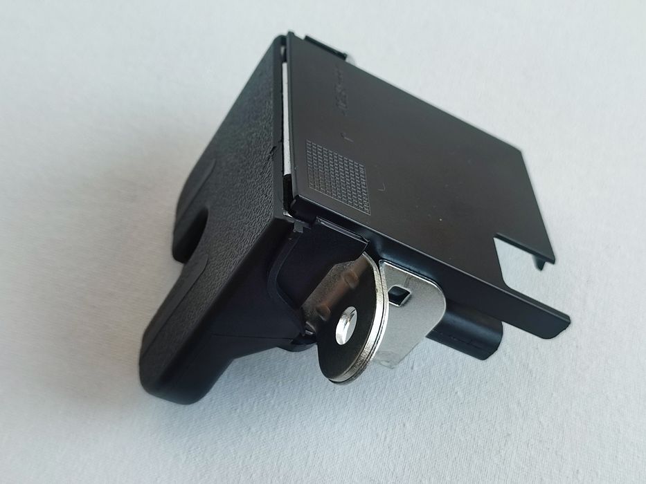 Замок кришки багажника Golf 5,6 Passat B6 B7 Tiguan Touran Polo