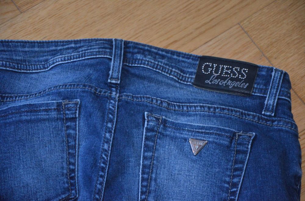 GUESS spodnie jeansowe r. 28 strach