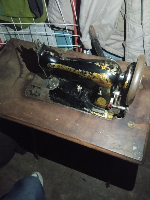 Продам швейную машинку сингер