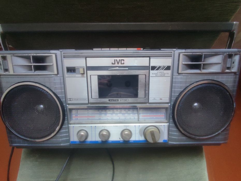 Магнитофон JVC RC-770LS.