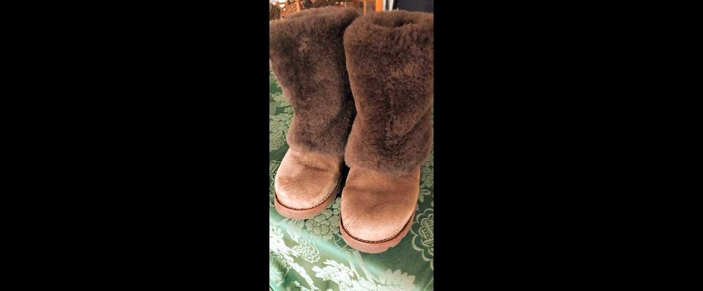 Botas UGG, castanhas todas em pele, senhora, nº 37, modelo único.