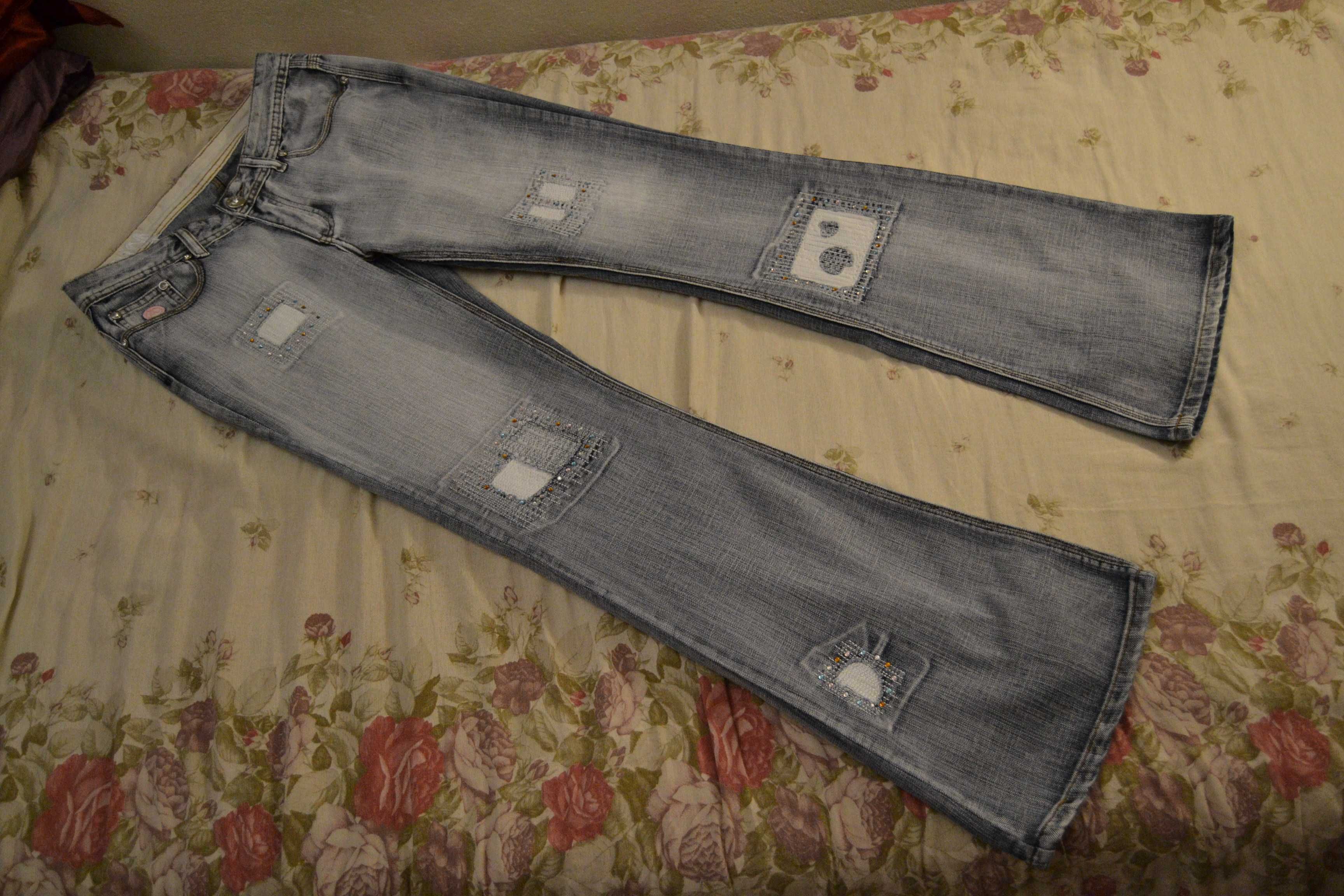 Jasne rozszerzane jeansy Ping 31 S /M zdobione vintage dzwony