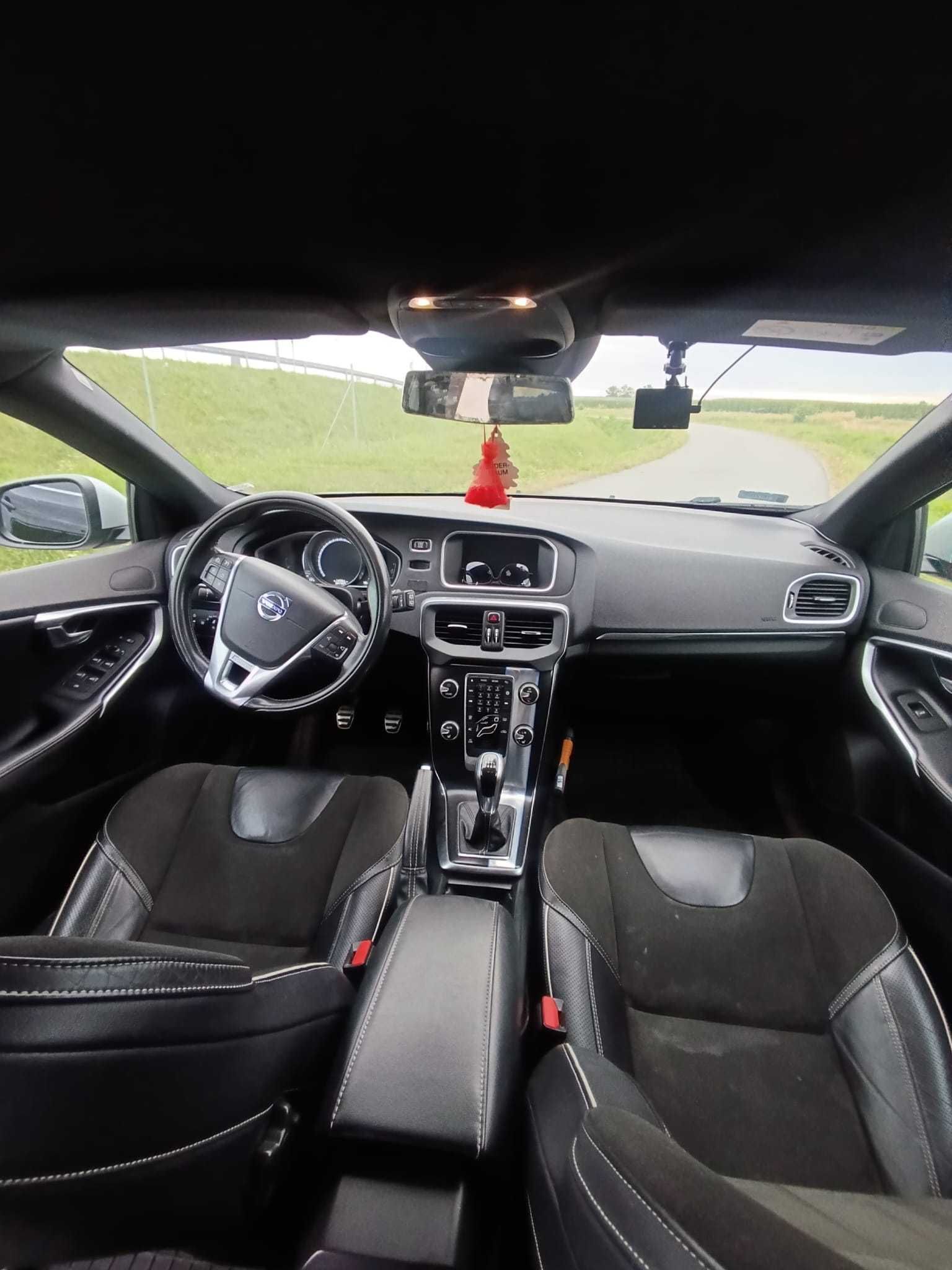 Volvo V40 D2 R-Design