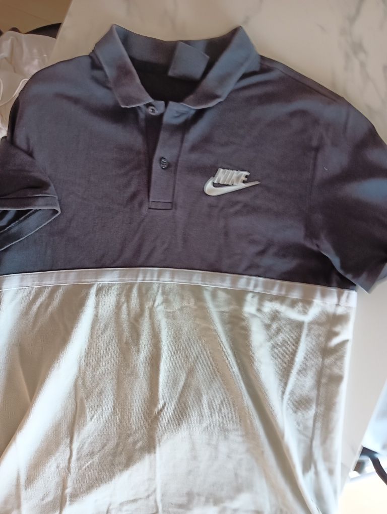 Tshirt -Polo	Nike		Tamanho M	usada em bom estado