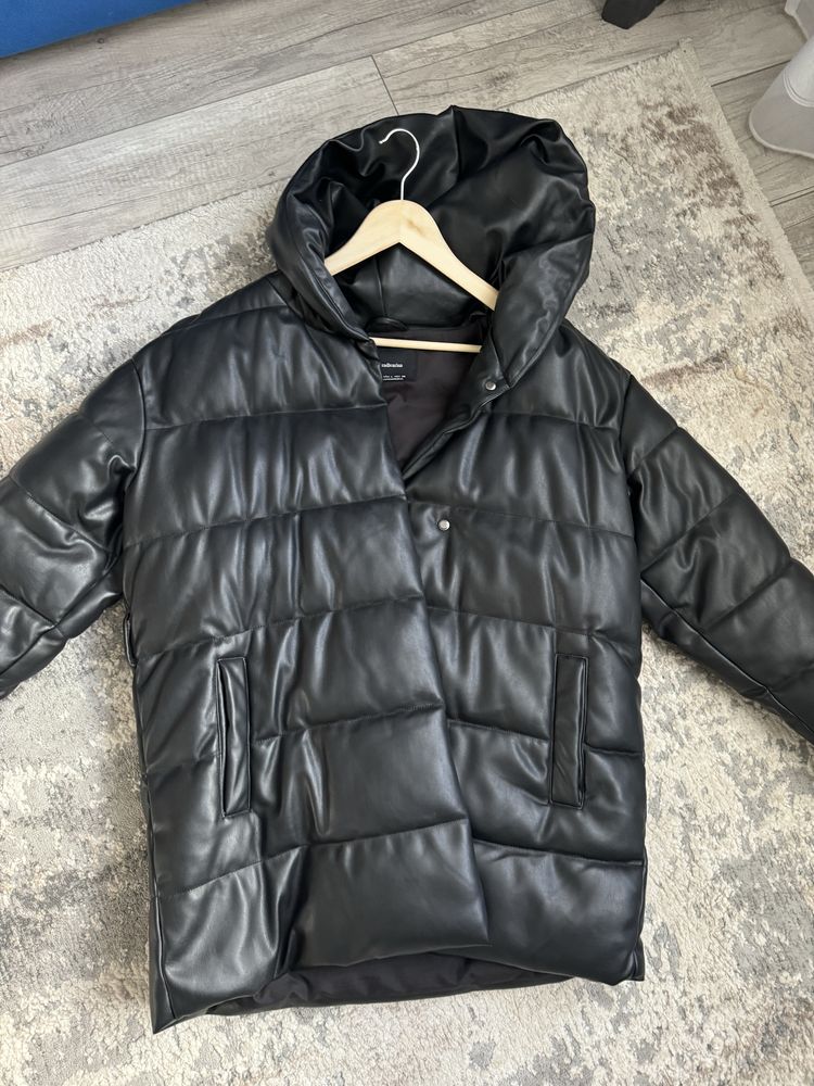 Куртка жіноча Stradivarius L